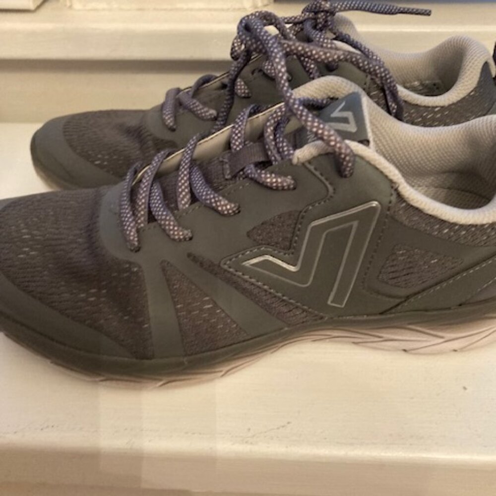 Vionic Women’s Sneakers Size 8.5